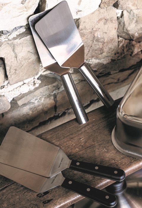 Spatule courte coudée pom